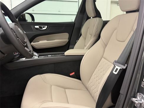 New 2026 Volvo XC60 B5 Core image 16