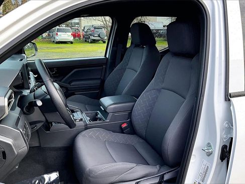 Used 2025 Toyota Tacoma SR image 9