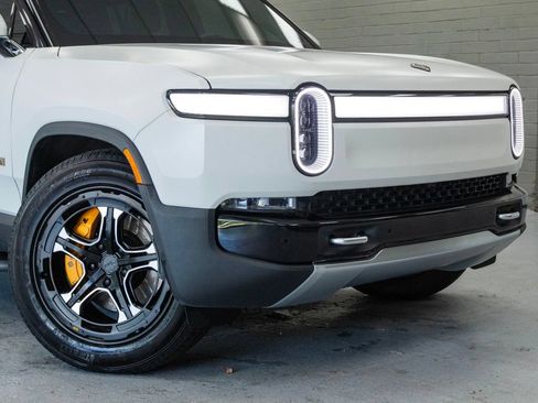 Used 2023 Rivian R1S Adventure AWD/4WD image 11