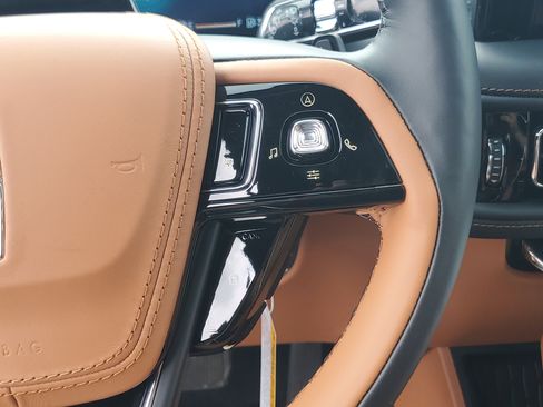 New 2026 Lincoln Aviator Black Label AWD/4WD image 16