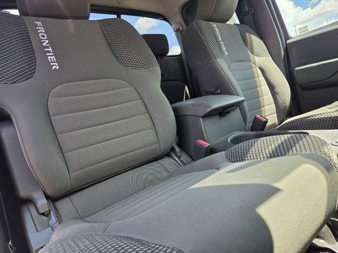 Used 2013 Nissan Frontier Desert Runner RWD image 28