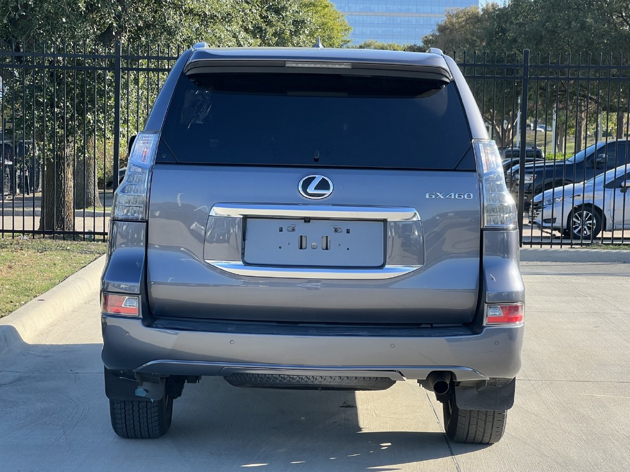 Used 2023 Lexus GX 460 Premium w/ Premium Package AWD/4WD image 4