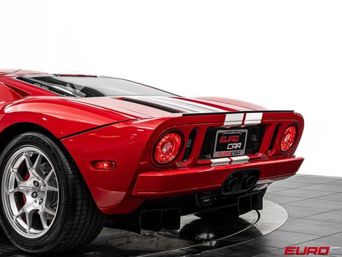 Used 2006 Ford GT RWD image 17