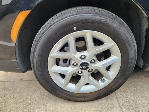 Used 2025 Kia Soul S image 9