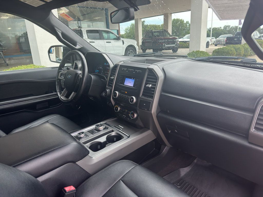 Used 2018 Ford Expedition XLT AWD/4WD image 25