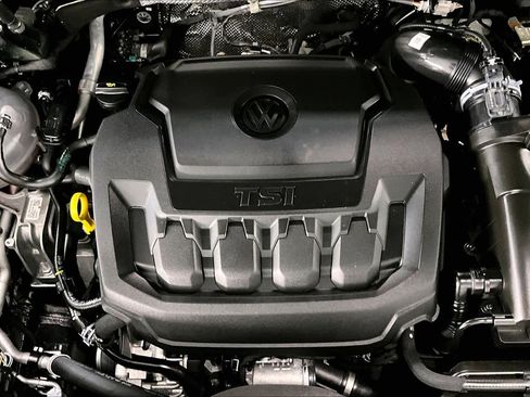 Used 2024 Volkswagen Tiguan SE R-Line image 34