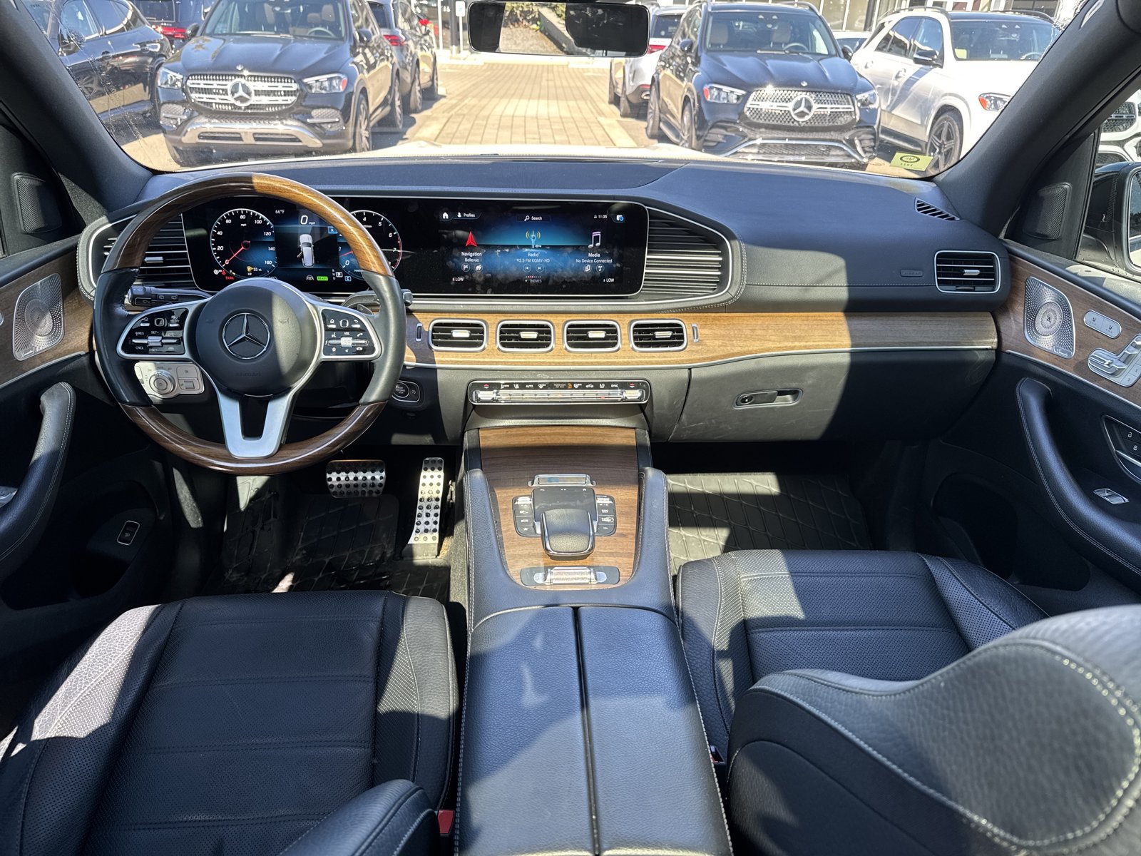 Used 2021 Mercedes-Benz GLS 580 4MATIC image 25