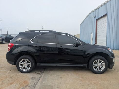 Used 2017 Chevrolet Equinox LT image 4