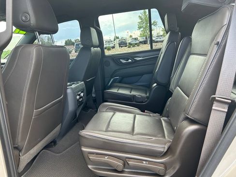 Used 2021 GMC Yukon Denali w/ Advanced Technology Package AWD/4WD image 24