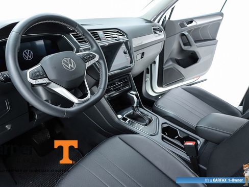 Used 2023 Volkswagen Tiguan SE image 19
