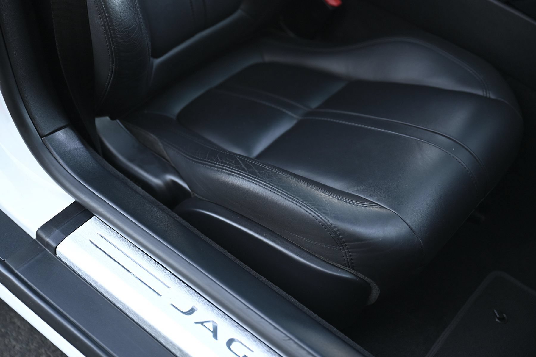 Used 2016 Jaguar F-TYPE S RWD image 30