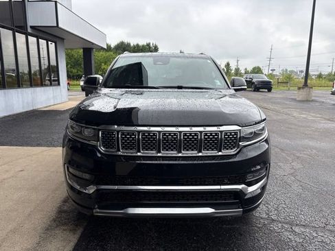 Used 2022 Jeep Grand Wagoneer Series III AWD/4WD image 9