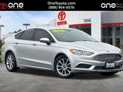 Used 2017 Ford Fusion SE w/ Fusion SE Technology Package