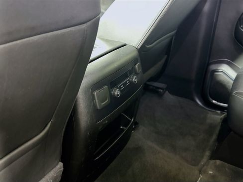 Used 2018 Chevrolet Tahoe LT AWD/4WD image 25