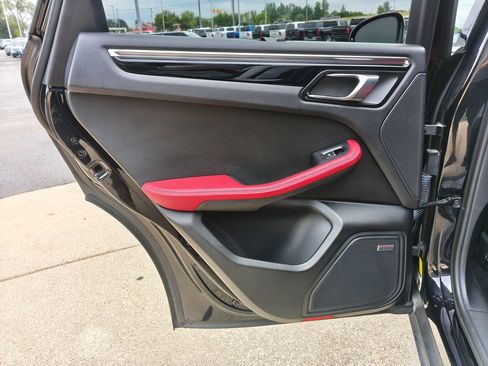 Used 2017 Porsche Macan S AWD/4WD image 24