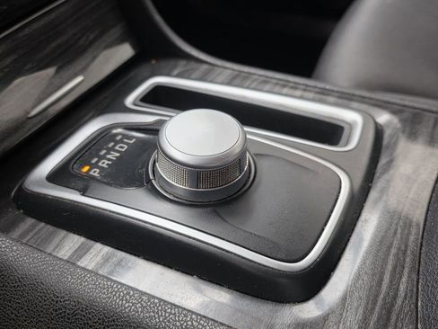 Used 2019 Chrysler 300 Touring w/ Sport Appearance Package RWD image 19