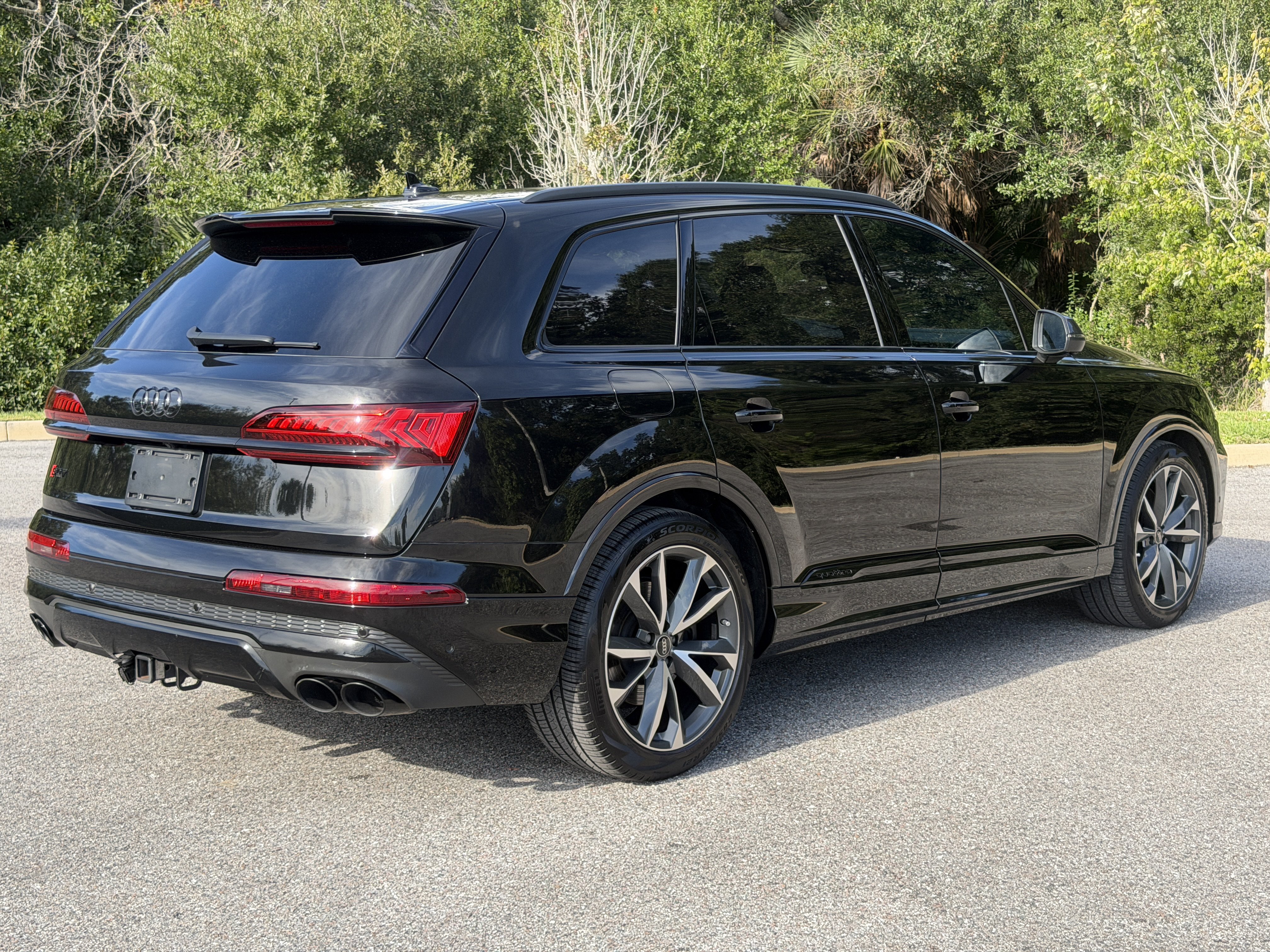 Used 2023 Audi SQ7 Prestige AWD/4WD image 7