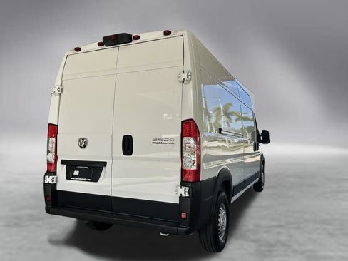 Used 2025 RAM ProMaster 2500 w/ Convenience Group FWD image 3