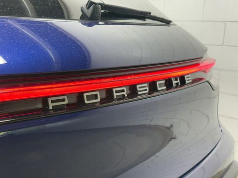 Certified 2026 Porsche Macan AWD/4WD image 12