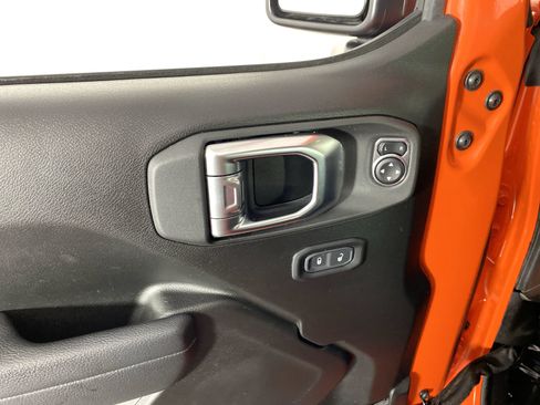 Used 2023 Jeep Wrangler Unlimited Rubicon 4xe AWD/4WD image 15