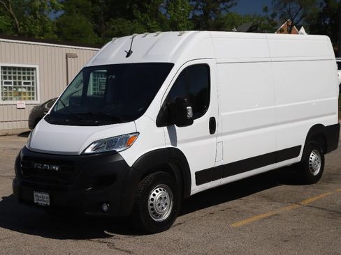 Used 2024 RAM ProMaster 2500 w/ Convenience Group FWD image 1
