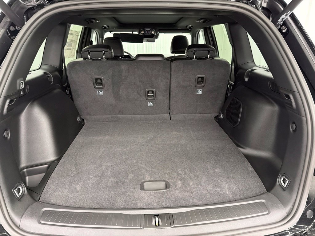 New 2027 Jeep Grand Cherokee Limited RWD image 6