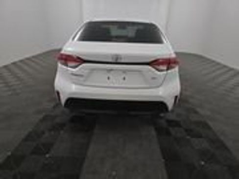 Used 2024 Toyota Corolla LE image 5