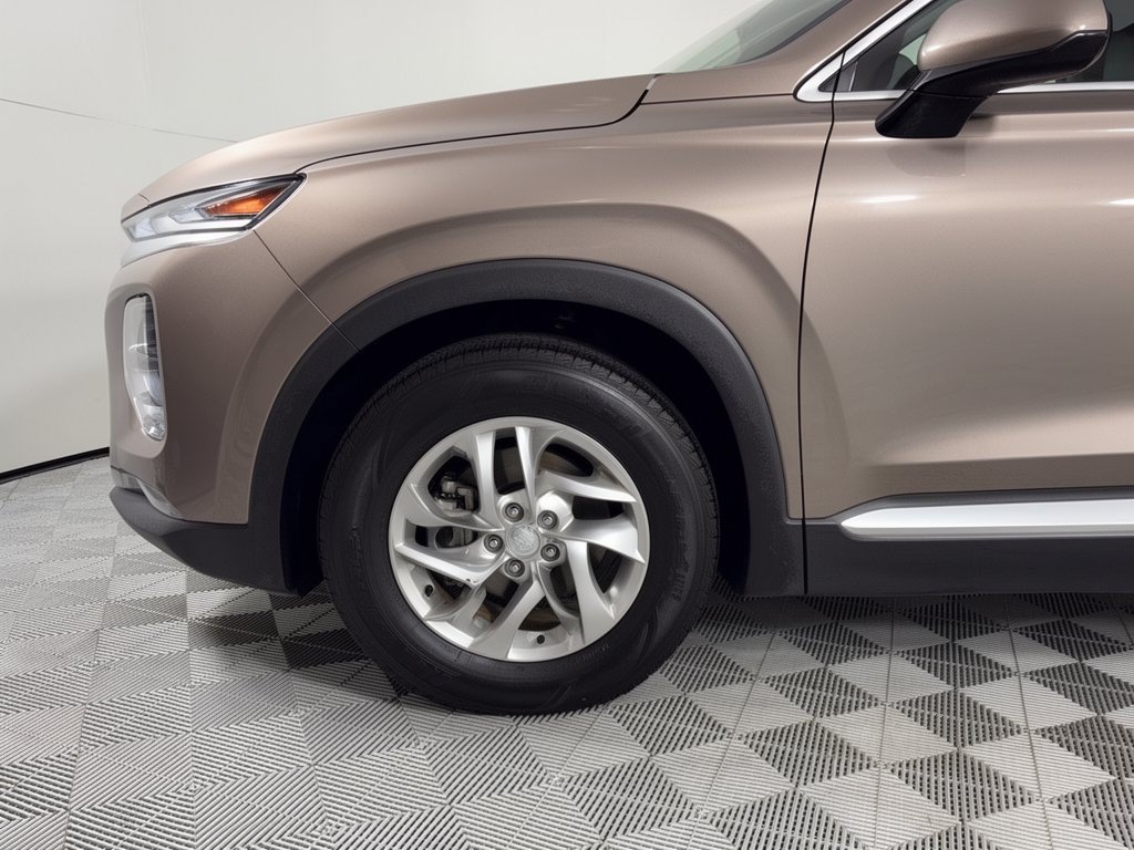 Used 2019 Hyundai Santa Fe SEL FWD image 11