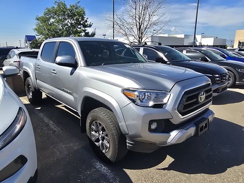 Used 2020 Toyota Tacoma SR5 AWD/4WD image 8
