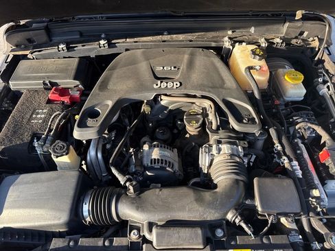 Used 2018 Jeep Wrangler Unlimited Sport image 28