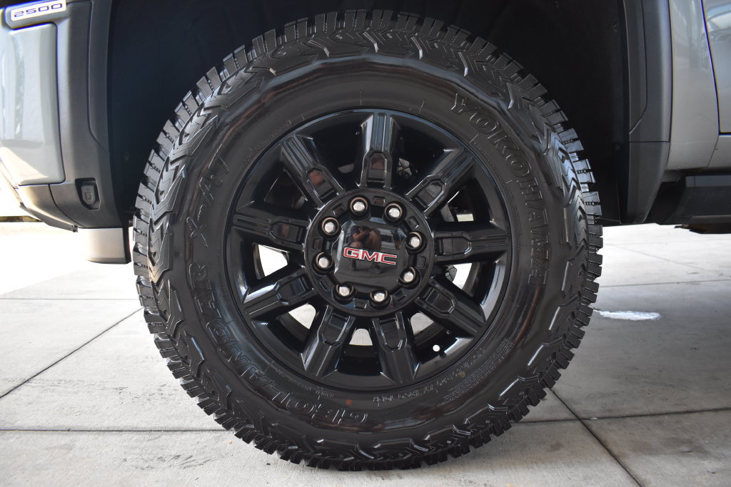 Used 2024 GMC Sierra 2500 AT4 w/ AT4 Premium Plus Package AWD/4WD image 14