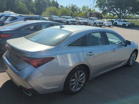 Used 2021 Toyota Avalon XLE AWD/4WD image 4