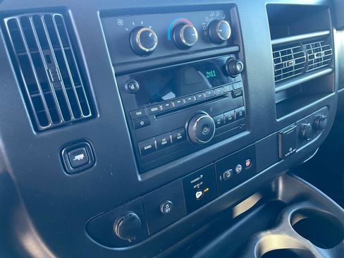 Used 2017 Chevrolet Express 3500 LS image 17
