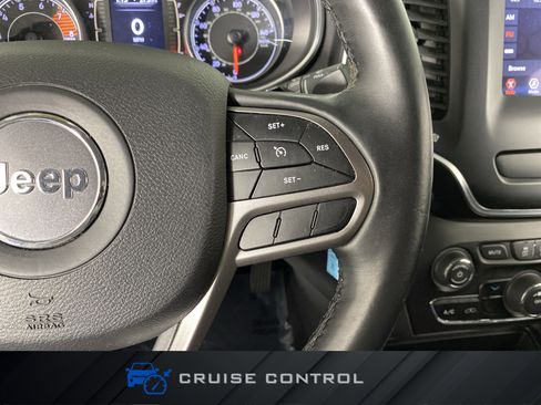 Used 2019 Jeep Cherokee Latitude w/ Cold Weather Group image 23