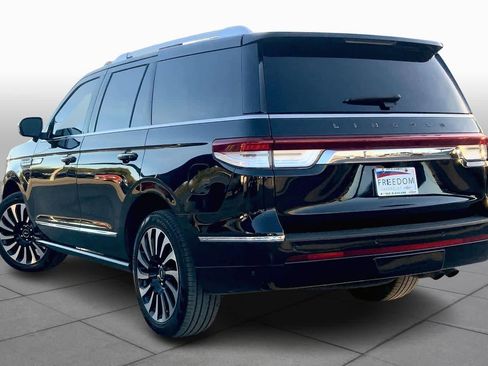 Used 2022 Lincoln Navigator Black Label image 10