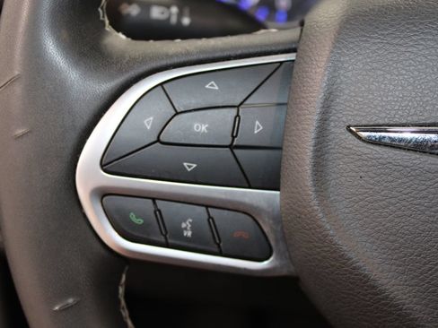 Used 2025 Chrysler Pacifica Select FWD image 22