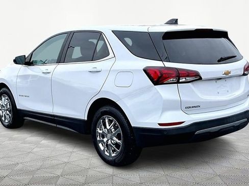 Used 2022 Chevrolet Equinox LT w/ Driver Convenience Package image 4