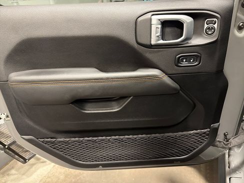 Used 2020 Jeep Gladiator Mojave AWD/4WD image 15