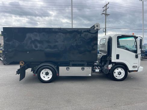 Used 2024 Chevrolet Low Cab Forward image 6