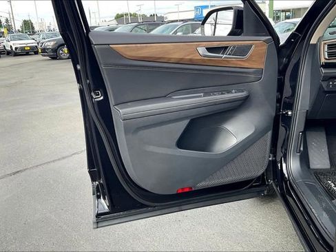 New 2025 Volkswagen Atlas SE image 22