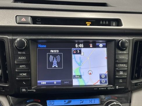 Used 2018 Toyota RAV4 Limited image 27