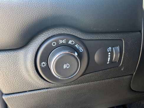 Used 2022 Dodge Durango GT AWD/4WD image 17