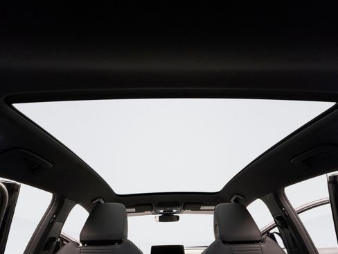 Used 2023 Volkswagen ID.4 Pro S image 19