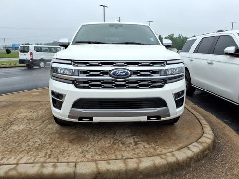 Used 2022 Ford Expedition Platinum AWD/4WD image 2