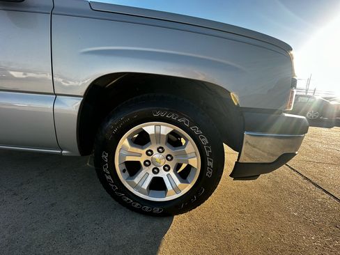 Used 2006 Chevrolet Silverado 1500 W/T image 30