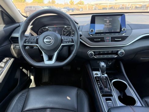 Used 2025 Nissan Altima 2.5 SR AWD/4WD image 13