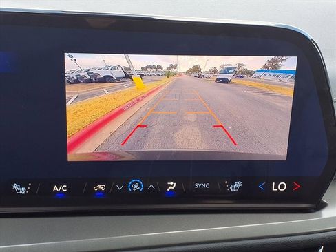 New 2026 Chevrolet Traverse LT w/ Sun and Wheel Package image 13