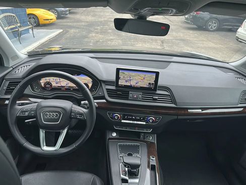 Used 2019 Audi Q5 2.0T Premium Plus w/ Premium Plus Package AWD/4WD image 9