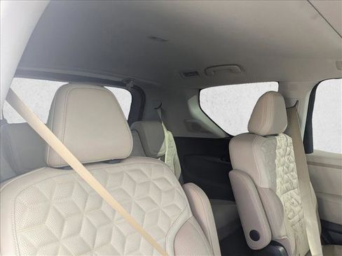 Used 2025 Nissan Armada Platinum Reserve AWD/4WD image 18