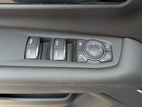 New 2026 Chevrolet Suburban High Country AWD/4WD image 16